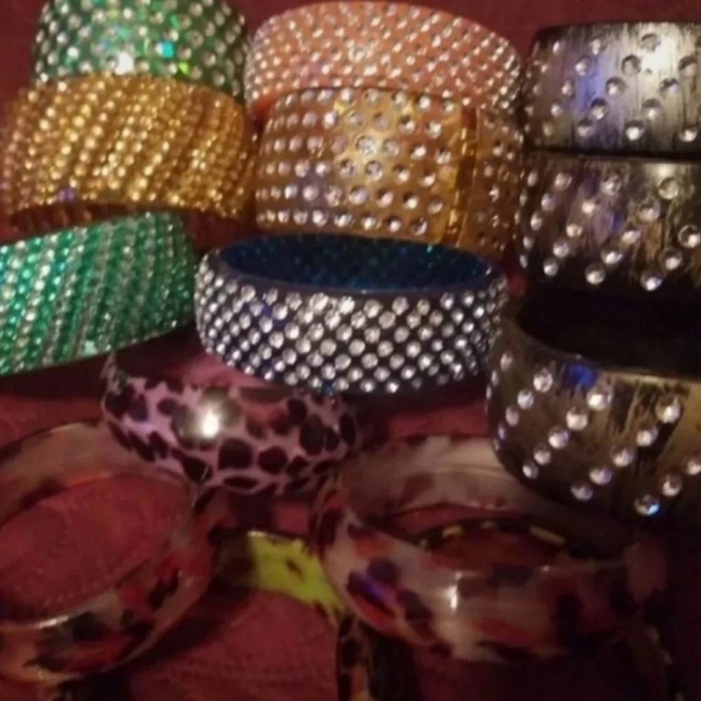 (14) bracelets
Blind and leopard. 
Will not separa